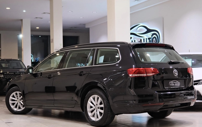 Volkswagen Passat cena 49900 przebieg: 299000, rok produkcji 2016 z Ozimek małe 631
